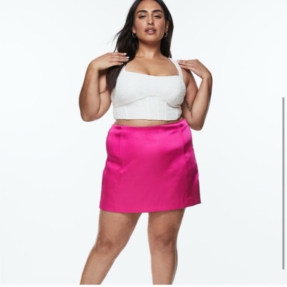 H&M pink mini satin skirt with built in shorts - Picture 4 of 9